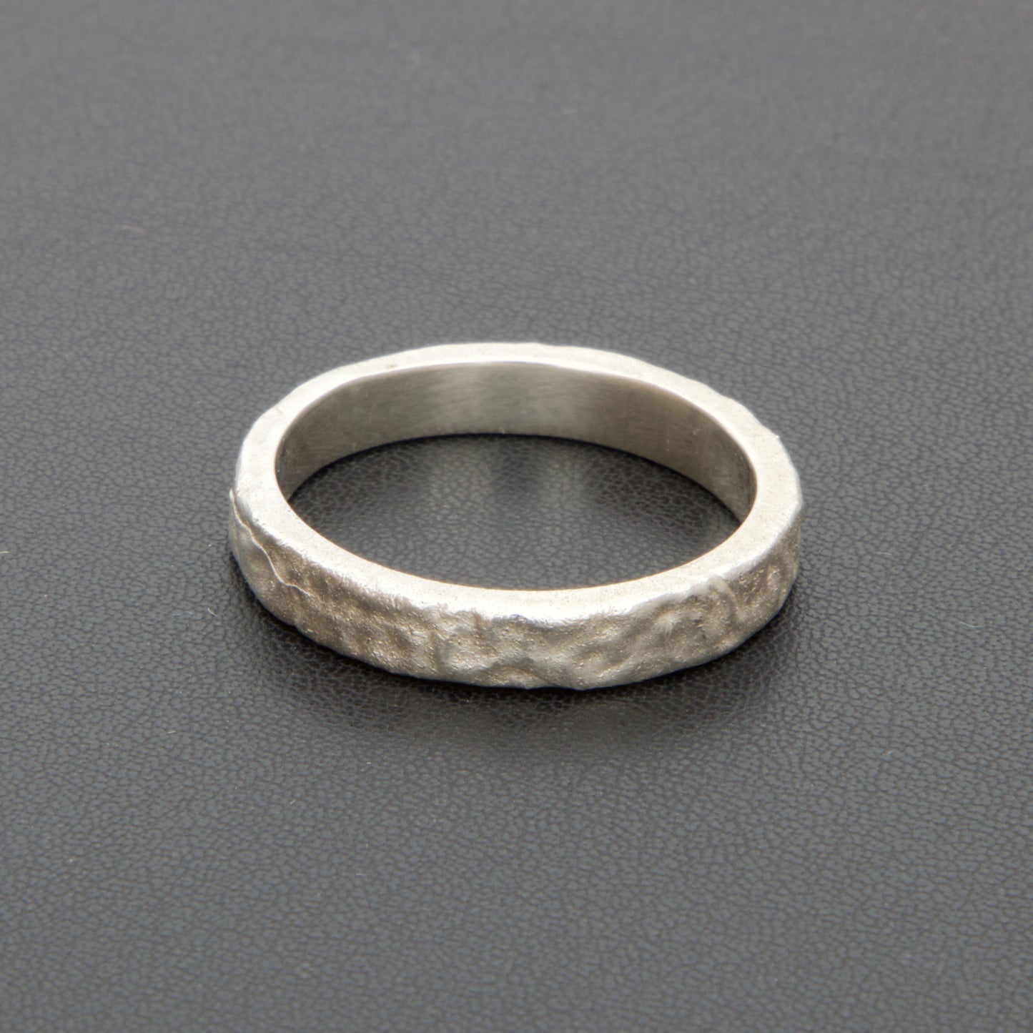 Anillo Essenza