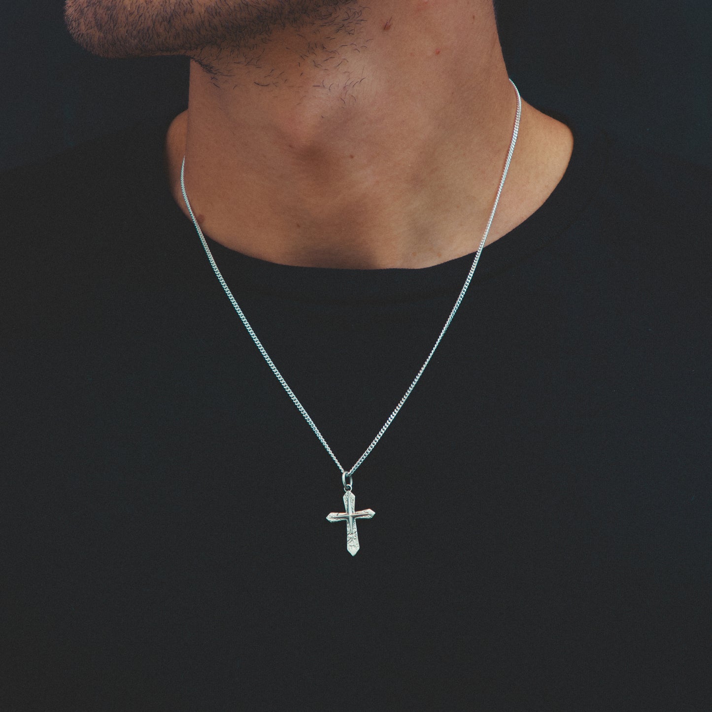 Collar con cruz