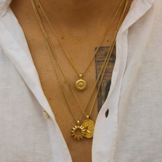 Collar de Girasol en oro de 18K, reflejo de amor y energía positiva