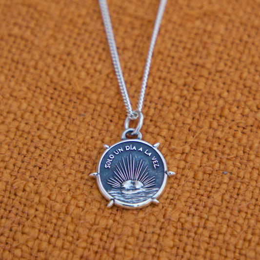 Collar one day en plata